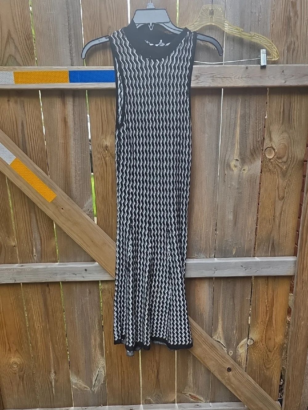 Sleeveless Black and White Zigzag Dress
